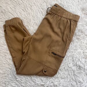 Banana Republic Tencel Soft Cargo Jogger Pants, Tan/Khaki Size M